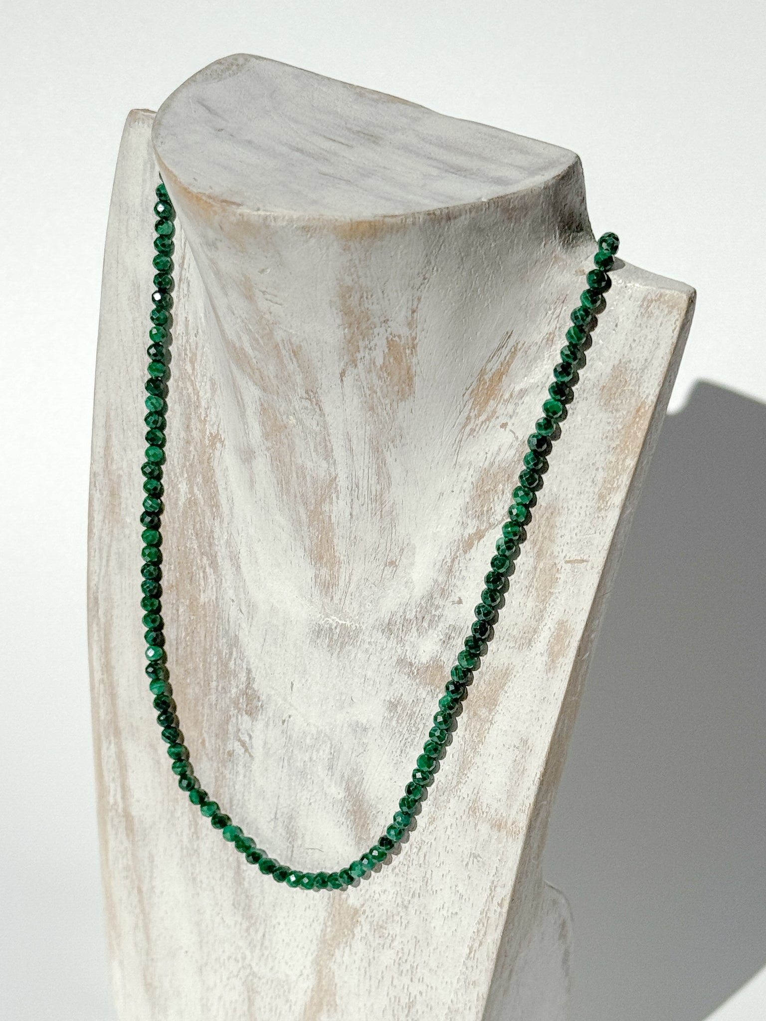 ✧ Solace Choker – Malachite • 3 mm Faceted Gemstone • Waterproof ✧